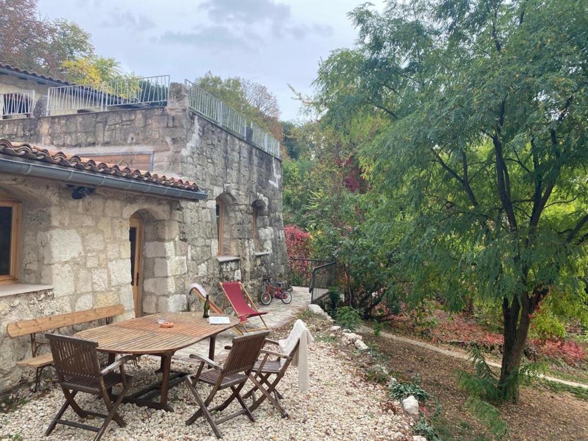 Gite Les Cabanes De Fallot Pour 15 Personnes - Piscine Naturelle L'isle-Bouzon المظهر الخارجي الصورة